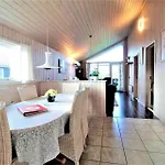 M12023-vaeggerlose-marielyst-strandpark-33 Bøtø By