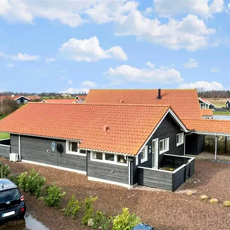 M12023-vaeggerlose-marielyst-strandpark-33 *