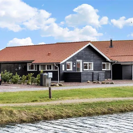 M12023-vaeggerlose-marielyst-strandpark-33 別荘 *