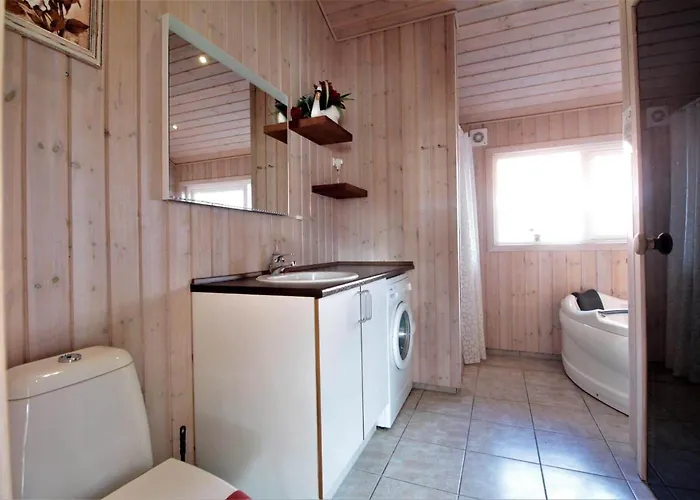 M12023-vaeggerlose-marielyst-strandpark-33 * Bøtø By