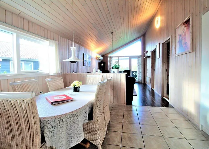 M12023-vaeggerlose-marielyst-strandpark-33 Bøtø By