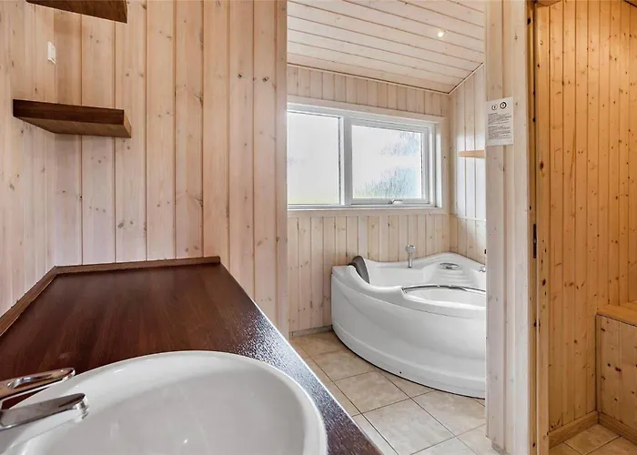 M12023-vaeggerlose-marielyst-strandpark-33 * Bøtø By